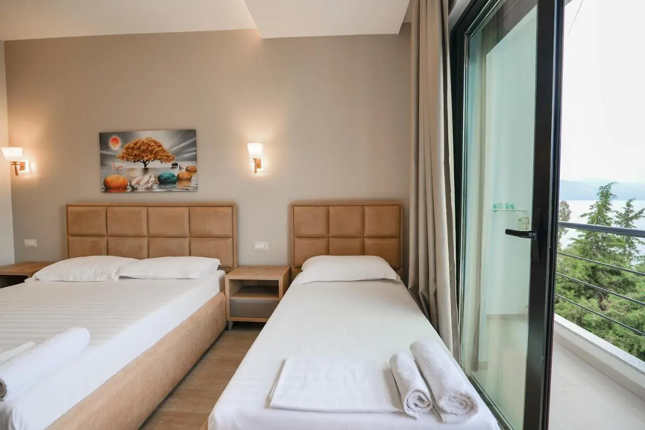 Hotel Roalb Radhimë