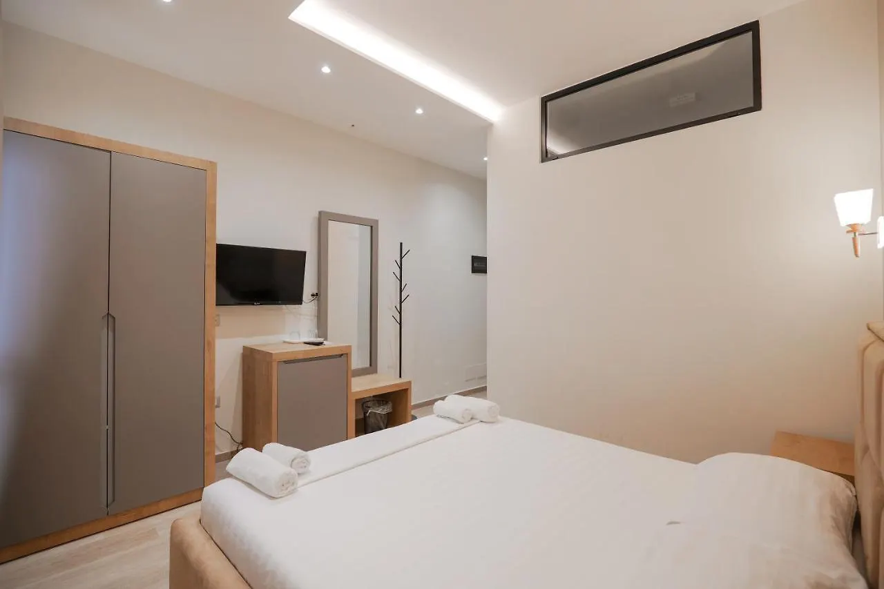 Hotel Roalb Radhimë