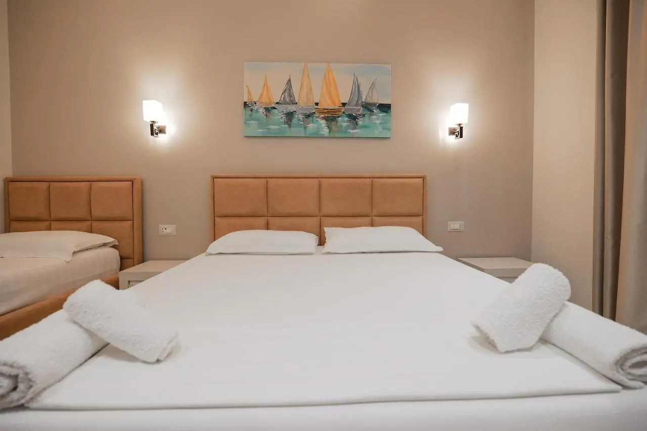 Hotel Roalb Radhimë