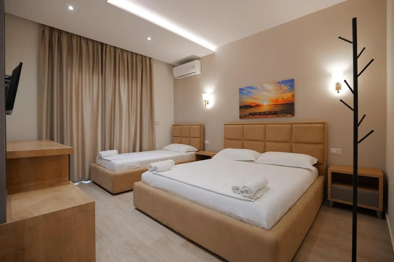 Hotel Roalb Radhimë
