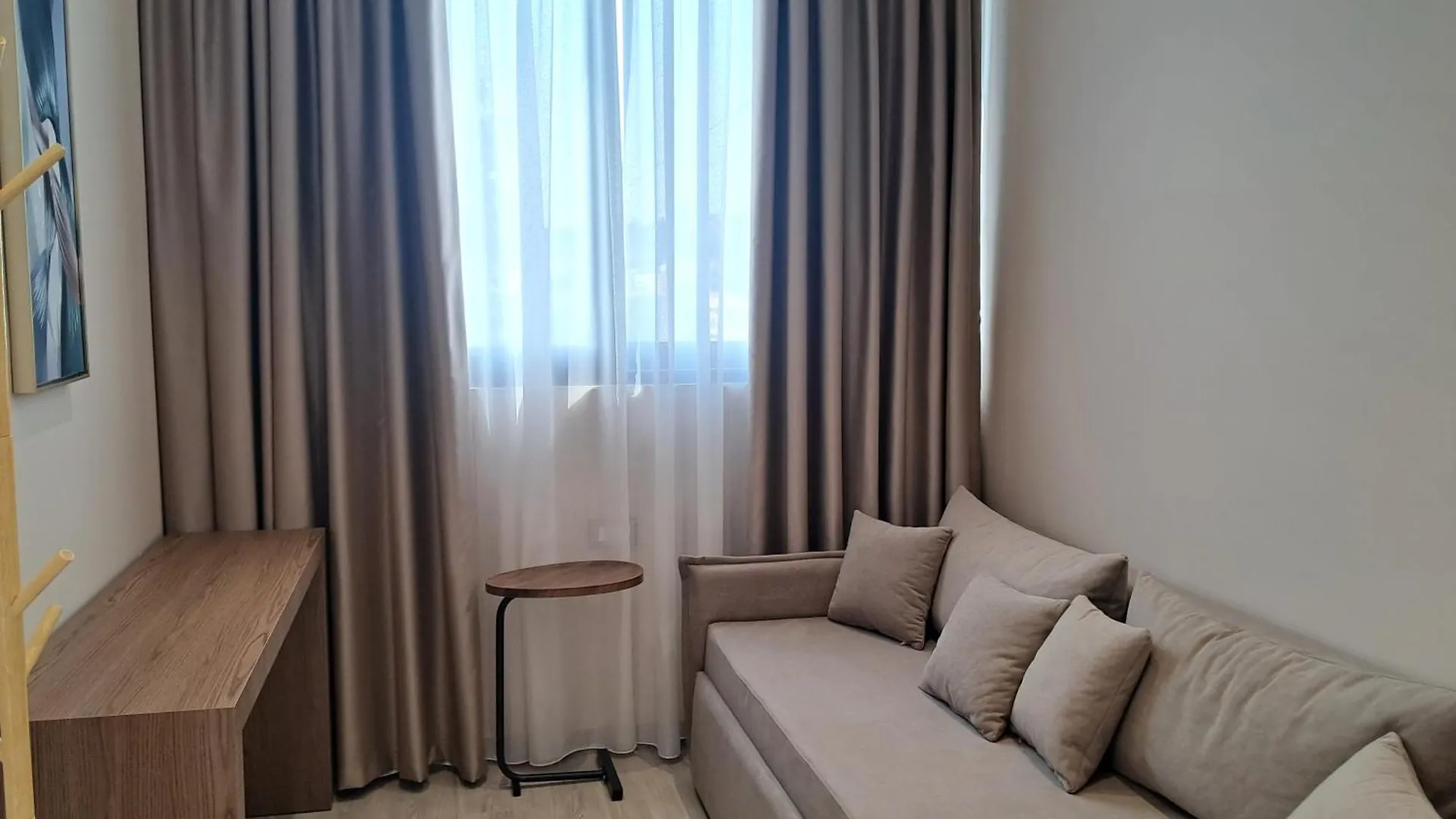 ****  Hotel Roalb Radhimë Albania
