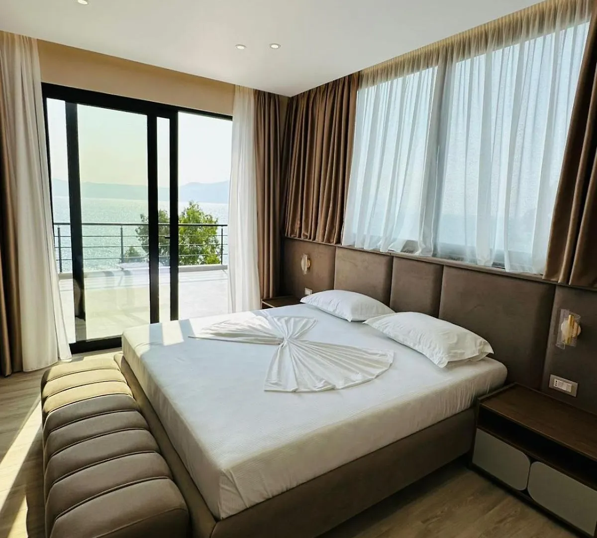 Hotel Roalb Radhimë